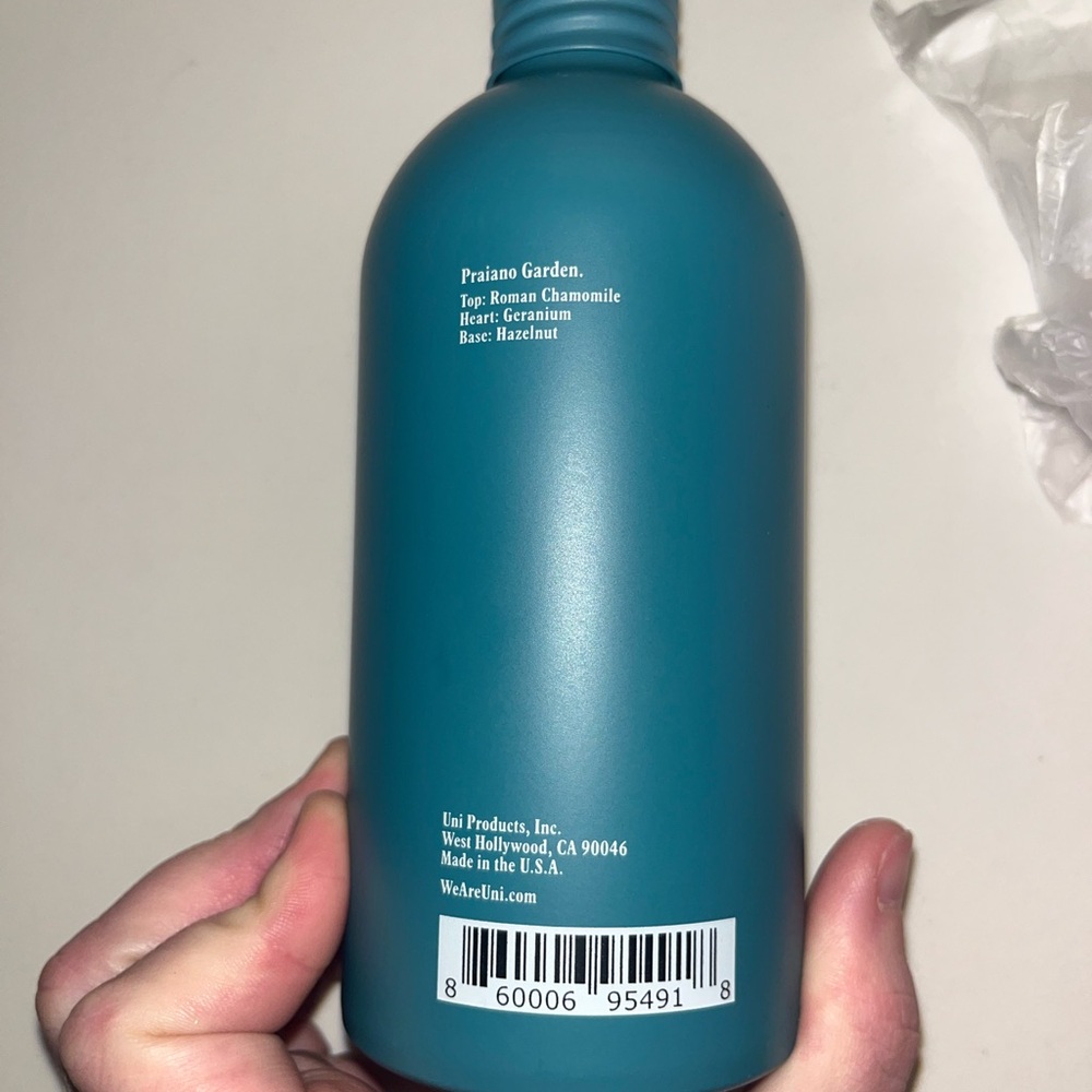 Uni Skin Shield body wash gift set - Picture 3 of 5